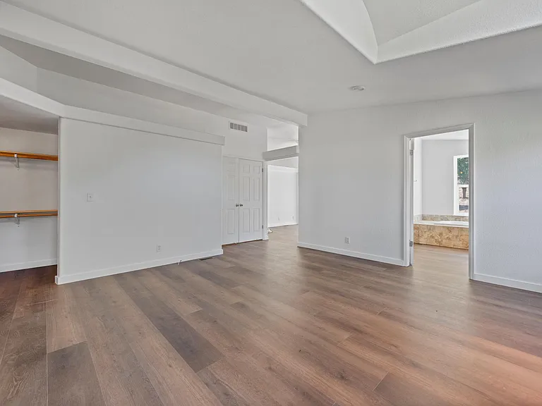 1057 E La Loma Ave — Photo 29