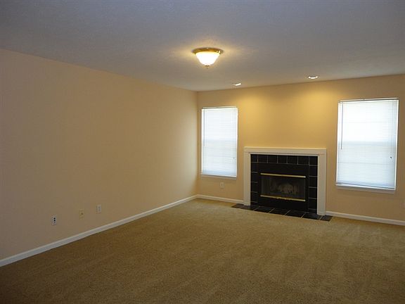 2nd image of 7160 Parklake Cir