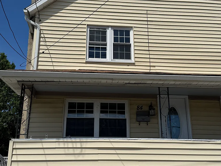 84 Hemlock St — Photo 10