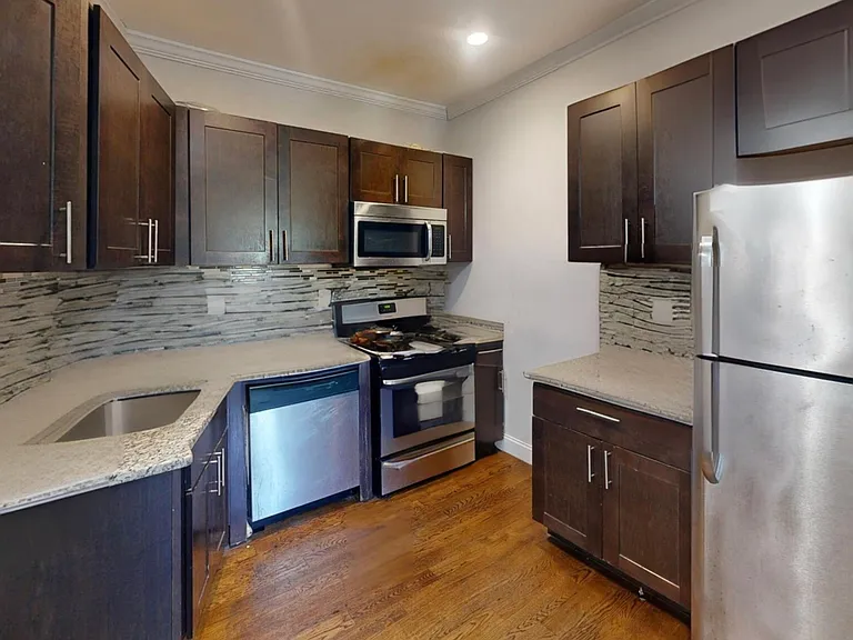 2975 Washington St #3A — Photo 1