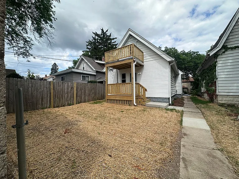 3307 N 42nd St — Photo 28