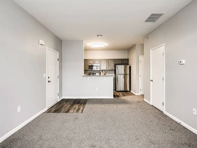 The Villas of Castleton Apartments — Photo 12