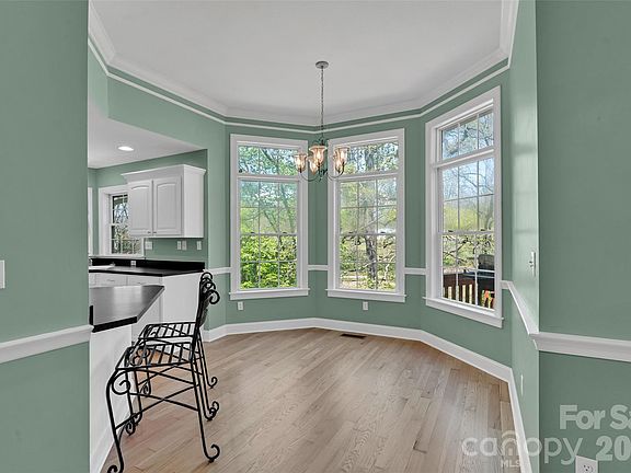 4th image of 69 N Willow Brook Dr