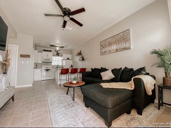 5th image of 391 S Riverside Dr #21