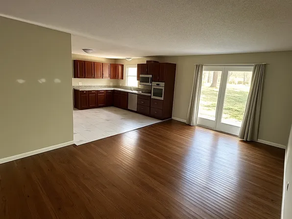 6752 Foxbend Ct, Florissant, MO 63033