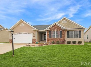 1628 Kingsbury Rd, Washington, IL 61571