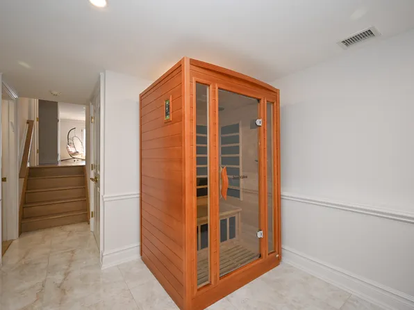 2629 East 65th Street image 23 of 25