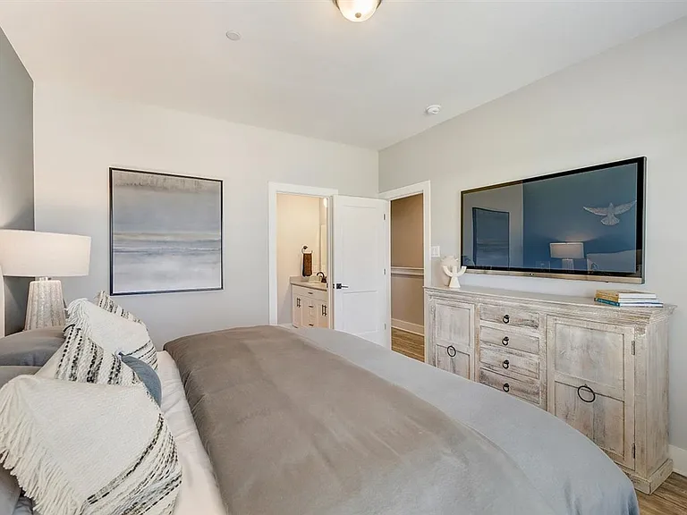 Carmel Villas — Photo 65
