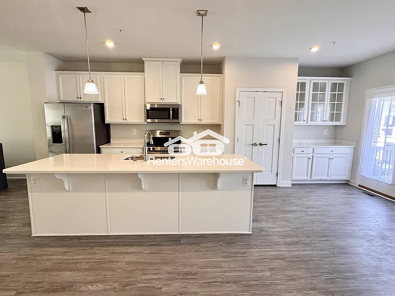 6242 Islington St — Photo 10