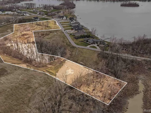 4151 Whitney Ave, Linden, MI 48451