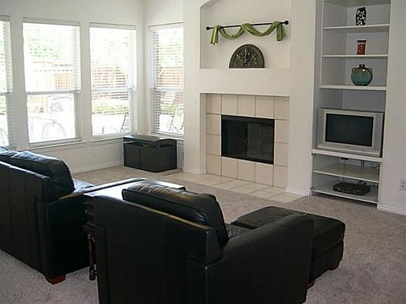 5th image of 4309 Longfellow Dr