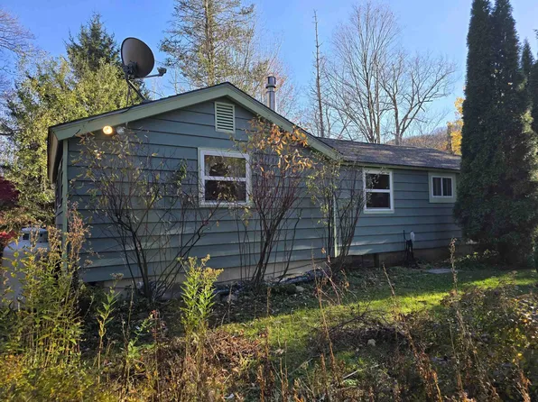 4677 Vt Route 100, Readsboro, VT 05350