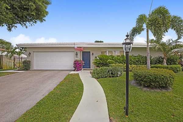Home For Sale In Boca Square