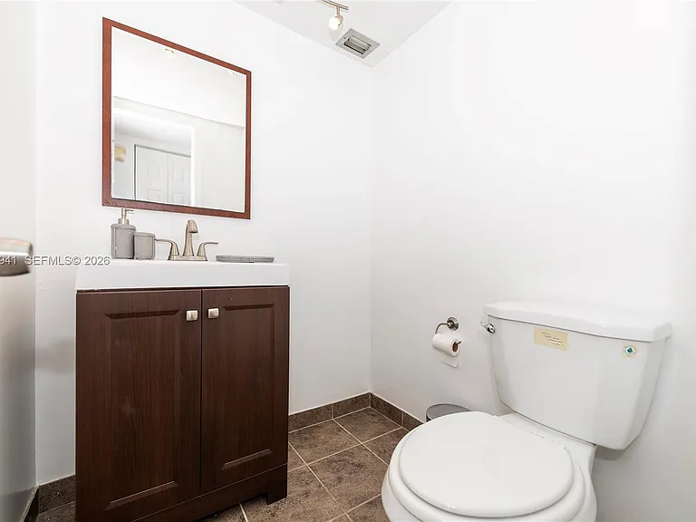 2750 NE 183rd St #1207 — Photo 4