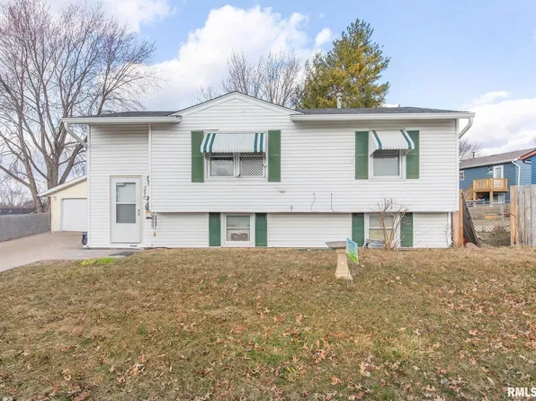 2530 W 55th St, Davenport, IA 52806