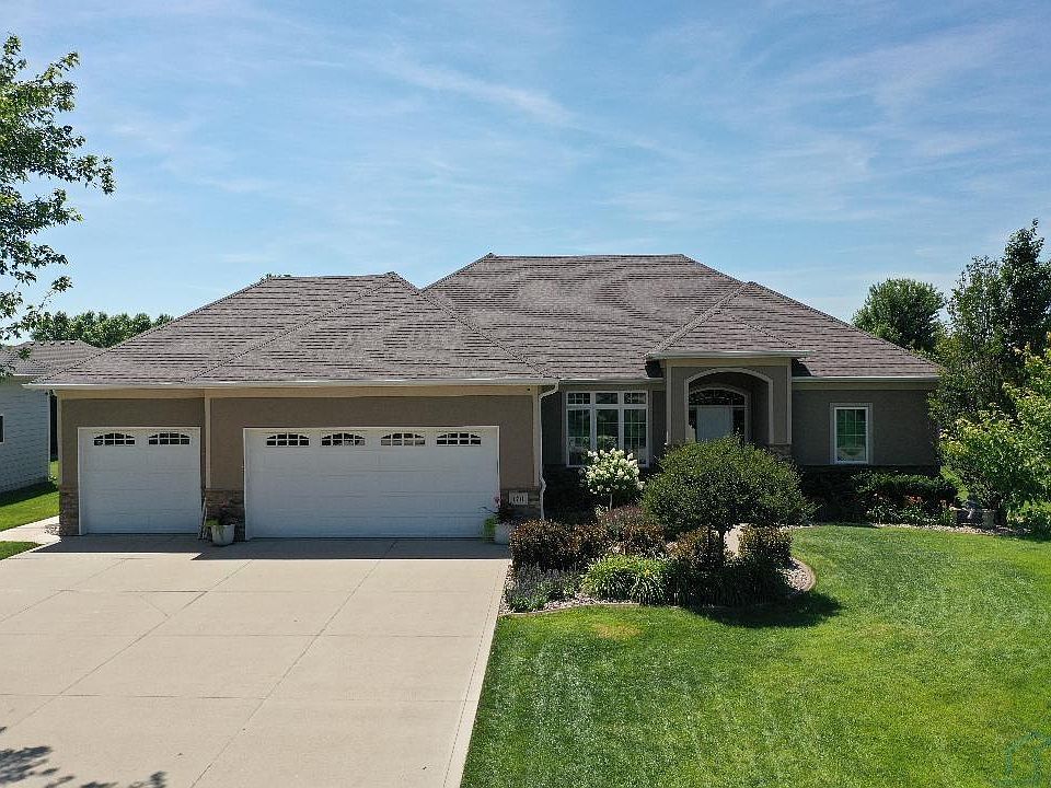 1st image of 170 Saddlebrook Ct