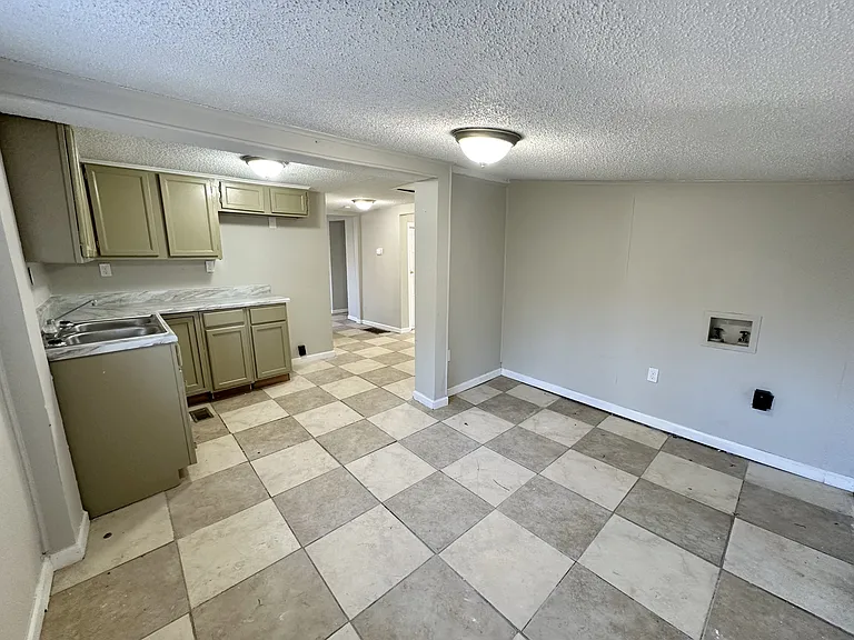 1512 Cherry Ave — Photo 6