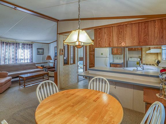 3rd image of 36387 Larch Ln
