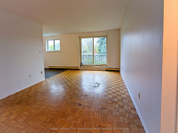 2nd image of 108 Victoria St W