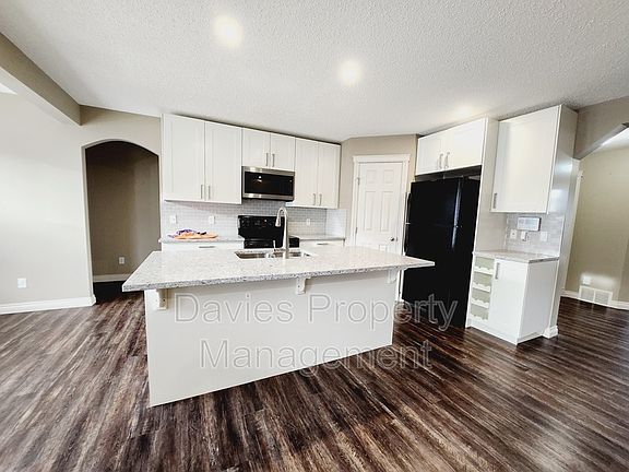 3rd image of 5416 202nd St NW
