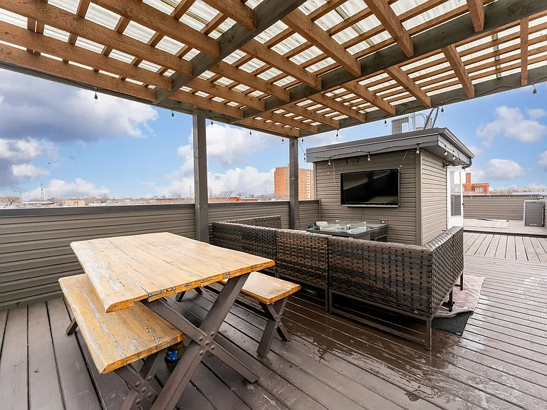 2437 W Jackson Blvd — Photo 27