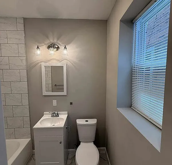 145 Farson St #1 — Photo 3