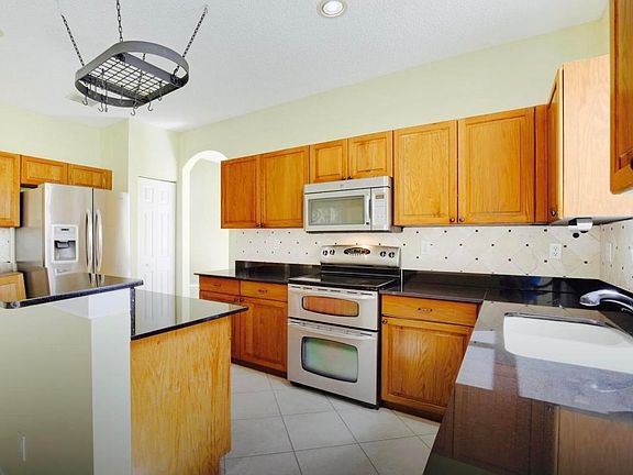 5th image of 7812 Colony Lake Dr