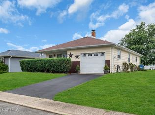 23 Spanish Wells St, Toms River, NJ 08757