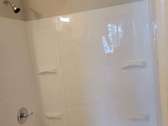 3rd image of 1538-1540 E 204th St #1