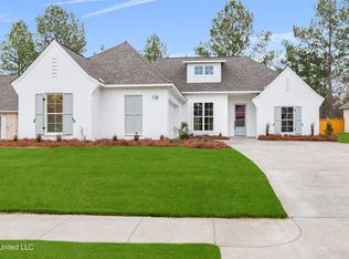 118 Lakecrest Dr, Madison, MS 39110