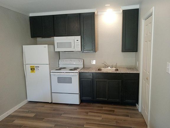 3rd image of 314 Deare St #17