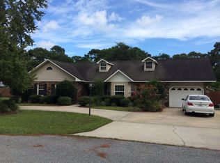 102 Pine Lake Dr, Brunswick, GA 31525