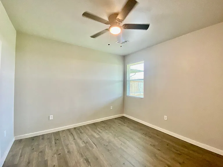 4923 Spring Ridge — Photo 8