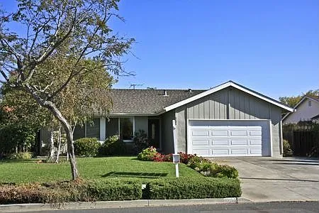 37864 Rockspray St photo 1
