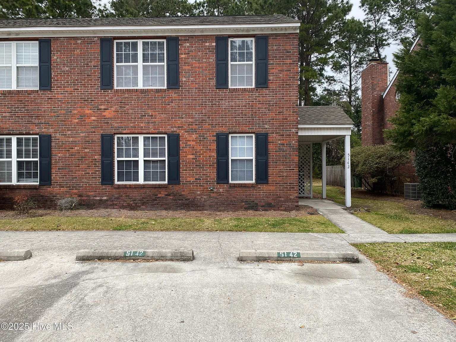 3 bed, 2.0 bath, $1,695 — Photo 1