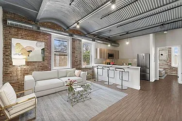 21 West 20th Street, #301
