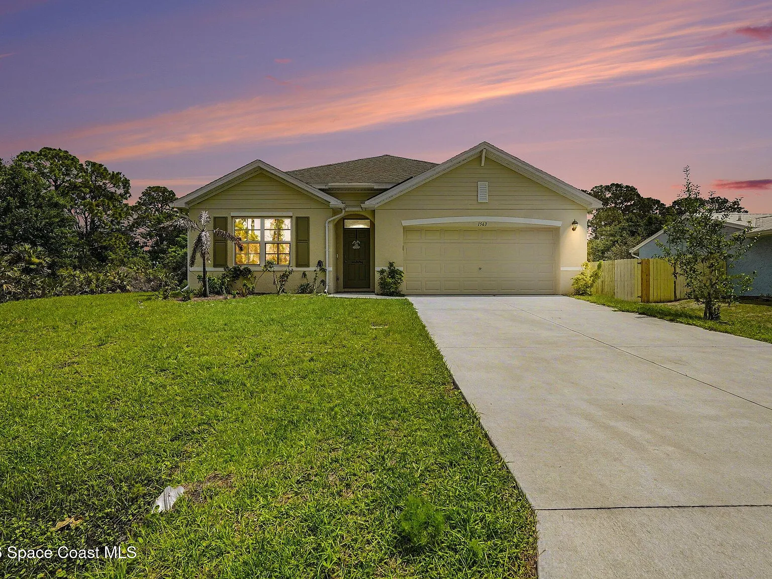 4 bed, 2.0 bath, 1830 sqft, $2,300 — Photo 2
