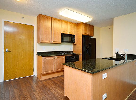 5th image of 9655 Woods Dr Unit 1003