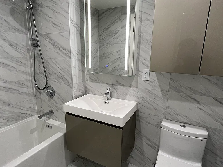 44 Fifteen College Point Blvd #5C — Photo 6