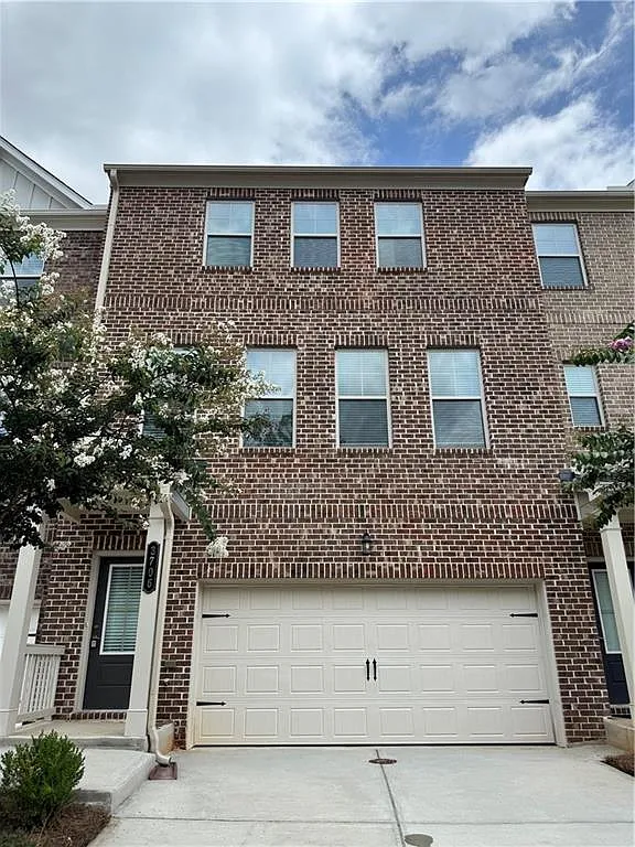 3 bed, 3.5 bath, 2019 sqft, $2,600 — Photo 1