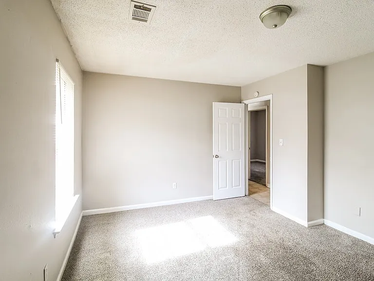 120 Sherwood Loop — Photo 8