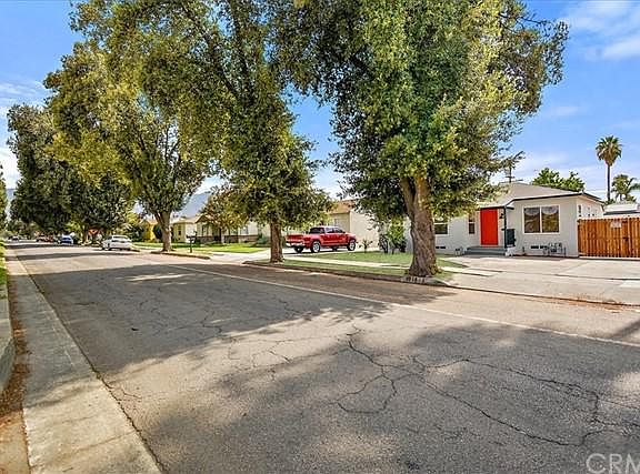 5th image of 2719 N Mountain View Ave