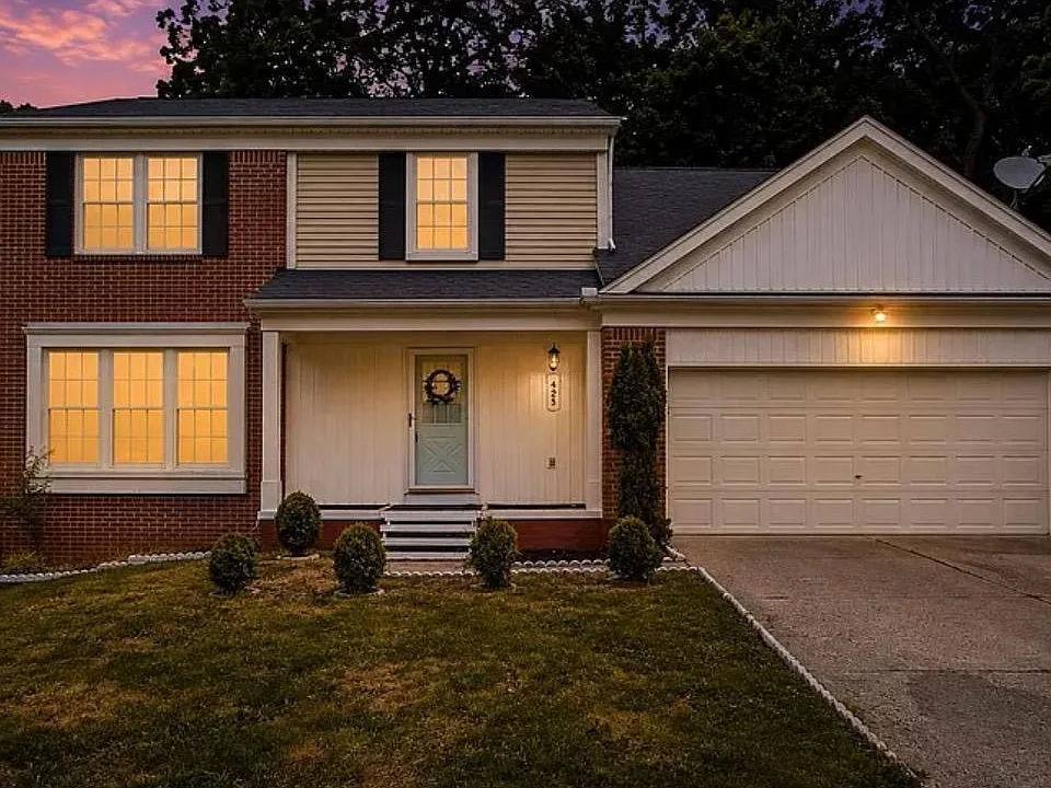 425 Thornridge Ct