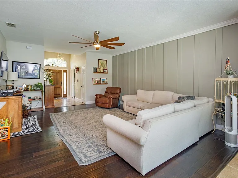 116 Brookshire Ct — Photo 6