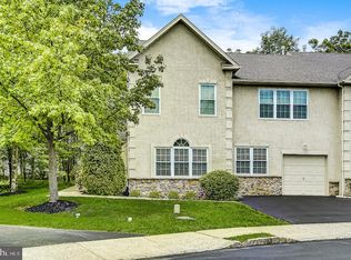 212 Hampton Green Dr, North Wales, PA