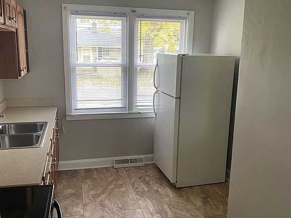 4th image of 3305 Iowa Ave #3303
