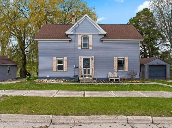 1215 Navarino St, Algoma, WI 54201