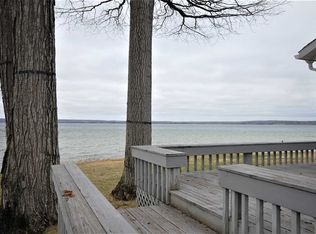 2342 Burt Springs Cir, Brutus, MI 49716