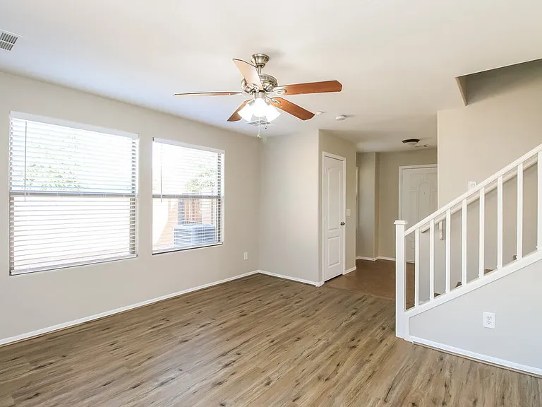 3344 E Franklin Ave — Photo 6