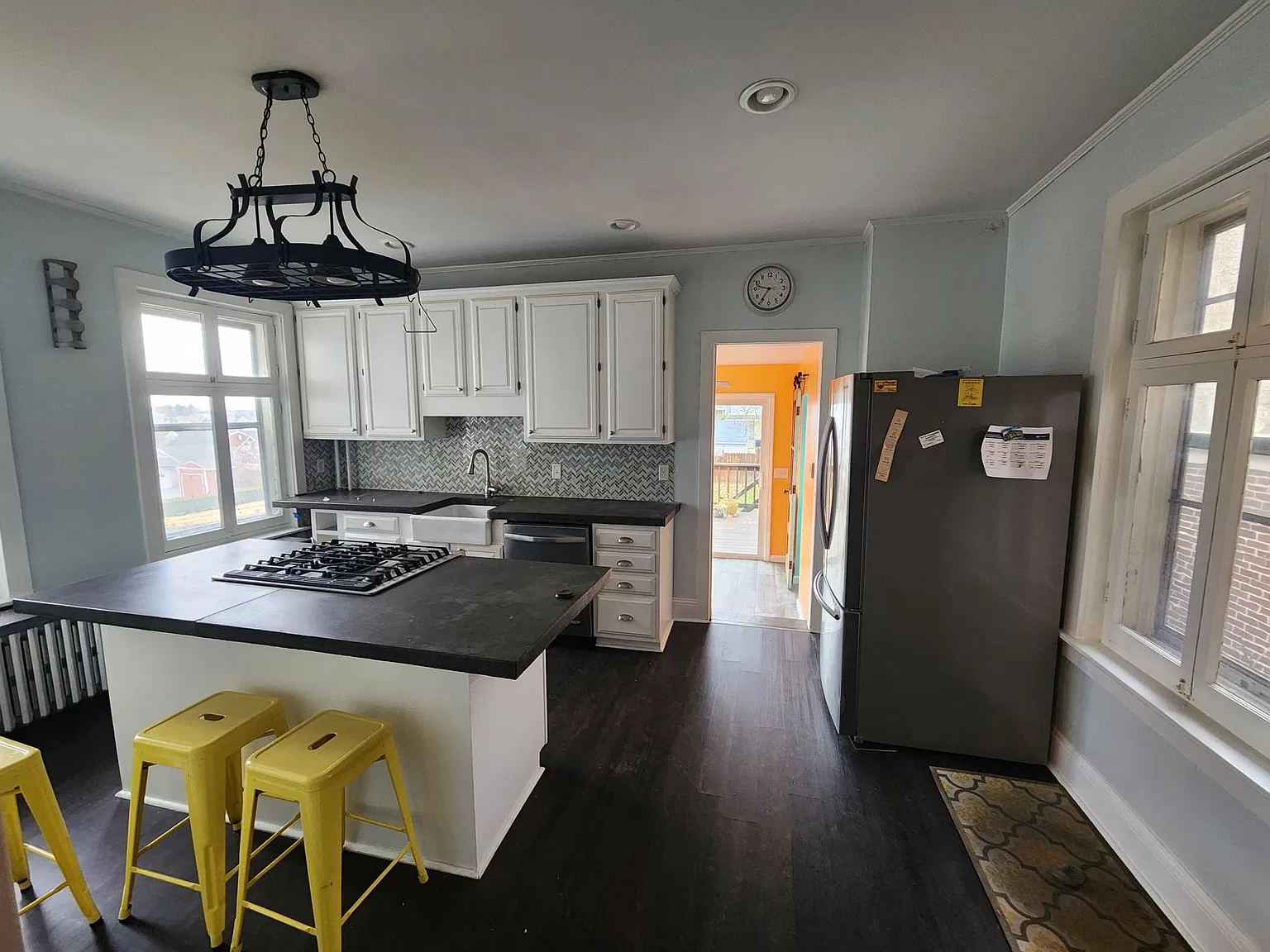 3 bed, 1.5 bath, 1772 sqft, $2,300 — Photo 3